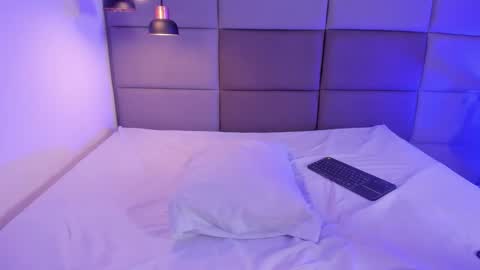 emily_luve online show from December 2, 2025, 7:53 pm