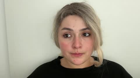 emily_morning_dew online show from October 20, 2025, 12:27 pm