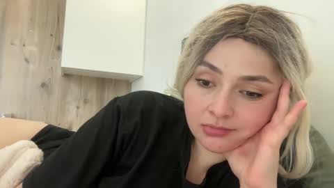 emily_morning_dew online show from October 25, 2025, 1:07 pm