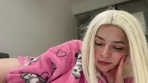 emily_morning_dew online show from November 30, 2025, 12:20 pm