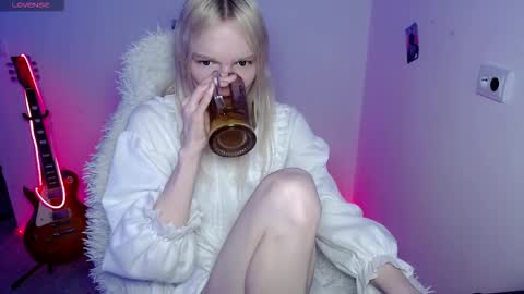 Lia online show from March 7, 2026, 10:40 pm