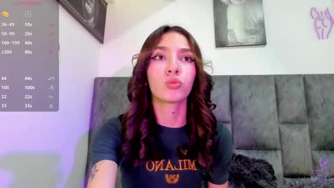 Snapshot of emily_pons chatting on June 3, 2026, 10:48 pm Emi online show from June 3, 2026, 10:48 pm
