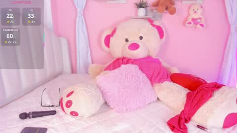 Snapshot of emily_restrepoo chatting on May 16, 2026, 6:21 am Emily online show from May 16, 2026, 6:21 am