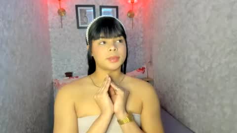 Snapshot of emily_rosue_ chatting on July 7, 2026, 8:29 am emily_rosue_ online show from July 7, 2026, 8:29 am