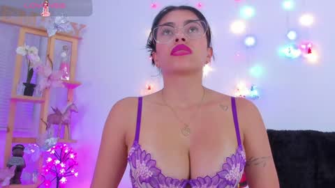 Emily online show from December 14, 2024, 11:01 pm