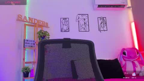 Snapshot of emily_sanderss1 chatting on May 17, 2026, 3:08 pm Emily online show from May 17, 2026, 3:08 pm