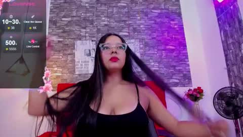 emily_sc online show from December 18, 2024, 2:38 pm