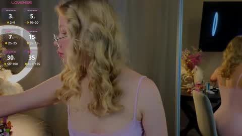 emily shepard online show from September 17, 2025, 2:02 am