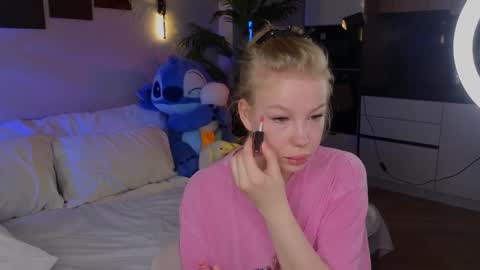 emily shepard online show from April 21, 2026, 1:42 am