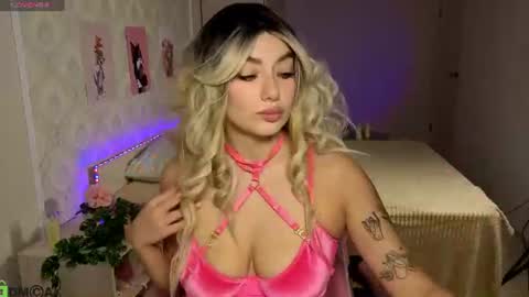 Snapshot of emily_tyler19 chatting on June 18, 2026, 8:14 am Emily online show from June 18, 2026, 8:14 am