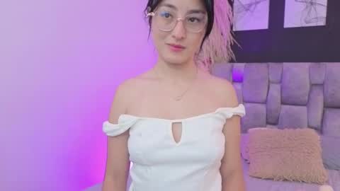 emily_vermont online show from September 16, 2025, 4:13 am