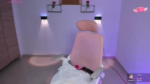 Emi online show from October 14, 2025, 8:42 pm