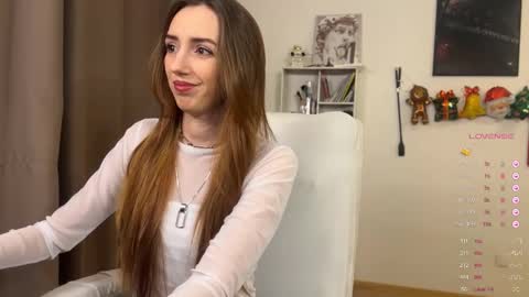 Lia online show from December 15, 2025, 4:11 pm