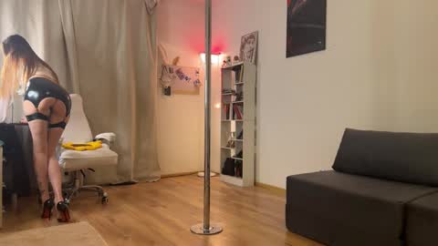 Lia online show from March 23, 2026, 8:24 pm