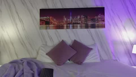 Snapshot of emily_white11 chatting on May 23, 2026, 10:03 pm Emily online show from May 23, 2026, 10:03 pm