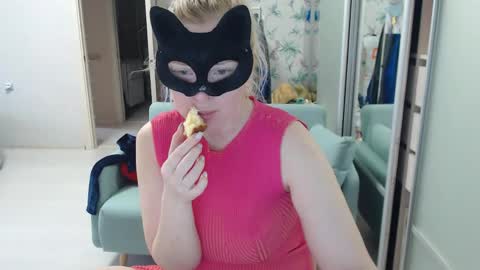 Snapshot of emily_york18 chatting on April 28, 2026, 9:36 am Emily online show from April 28, 2026, 9:36 am