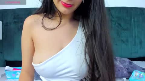 Emilyyy online show from February 10, 2025, 1:24 am