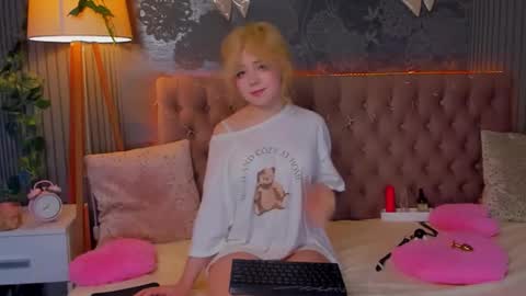 Baby Emelli online show from January 12, 2026, 6:51 am