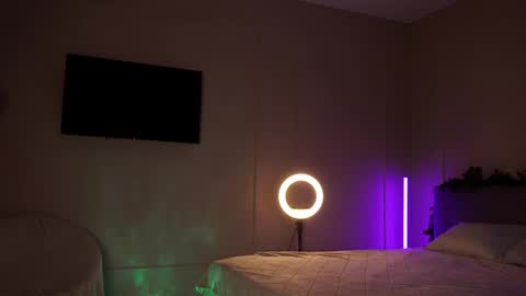 emilybatee online show from February 21, 2025, 7:10 pm