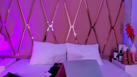 Emily online show from April 25, 2026, 1:52 am