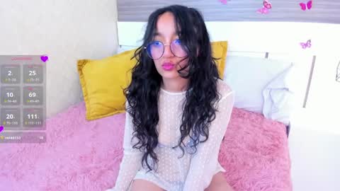 Snapshot of emilyblussh chatting on April 7, 2026, 7:25 pm Emily Bluush online show from April 7, 2026, 7:25 pm