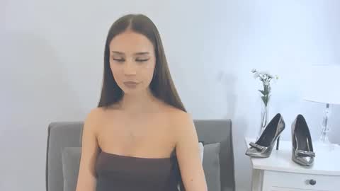 EmilyCharming online show from February 4, 2025, 9:10 pm