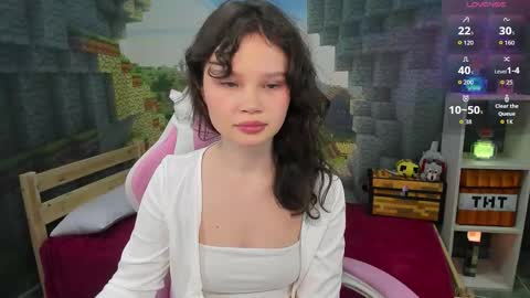 Emilyhaves online show from December 5, 2025, 5:53 pm