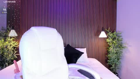 Emily  online show from March 6, 2025, 4:30 am