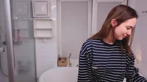 Snapshot of emilydeer chatting on December 3, 2025, 5:11 pm Emily online show from December 3, 2025, 5:11 pm