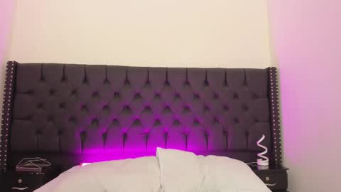 Snapshot of emilyevanss1_ chatting on December 5, 2025, 5:05 am Emily online show from December 5, 2025, 5:05 am