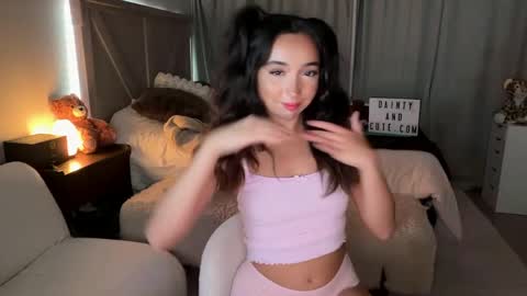 emilyfawn online show from May 25, 2026, 4:07 am