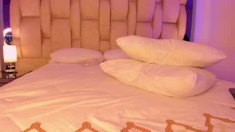 Emily  online show from December 11, 2024, 11:10 pm