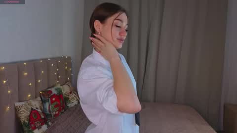 Emi online show from April 19, 2026, 3:00 pm