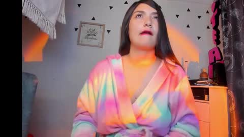 Emily Jang online show from November 15, 2025, 11:07 am