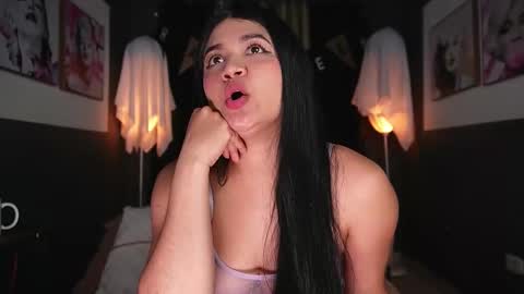 Emily Jhonson online show from November 2, 2025, 1:35 pm