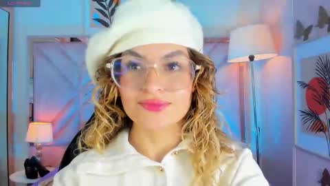 Emilyjonnes  online show from March 14, 2026, 7:52 pm