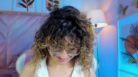 Emilyjonnes  online show from March 26, 2026, 8:14 pm