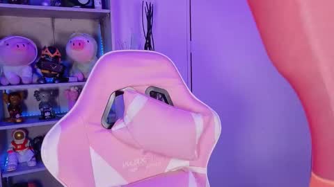 VALEEEN online show from November 28, 2025, 4:42 pm