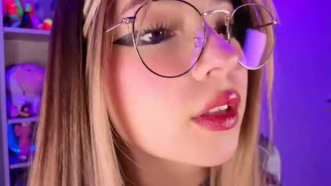 VALEEEN online show from April 21, 2026, 3:17 pm