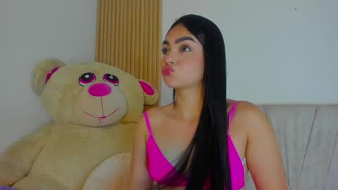 EMI online show from April 25, 2026, 10:18 pm