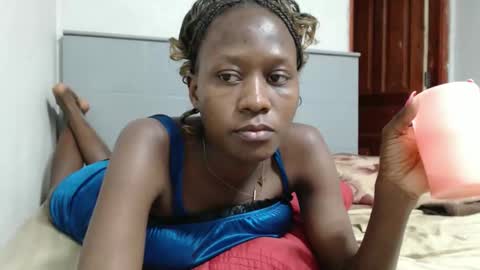 Emilly online show from October 28, 2025, 7:16 pm