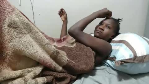 Emilly online show from April 20, 2026, 11:39 pm