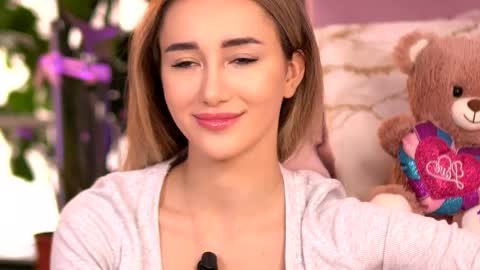 Emily online show from September 15, 2025, 5:07 am