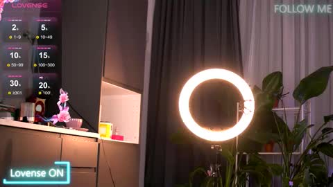 Emily online show from November 27, 2025, 2:24 am