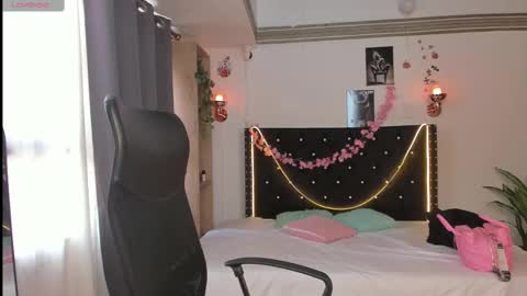 emilyrousex online show from March 9, 2025, 4:33 pm