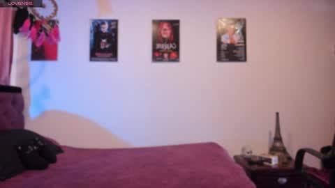  Emily Support me to have 100 likes plx online show from February 4, 2025, 5:45 pm