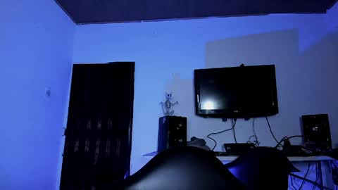  Emily Support me to have 100 likes plx online show from April 17, 2026, 12:57 am