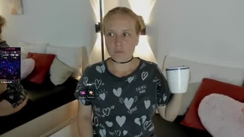 Summer 3 online show from April 24, 2026, 4:15 am