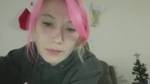 emilywarren296 online show from November 6, 2025, 7:26 pm