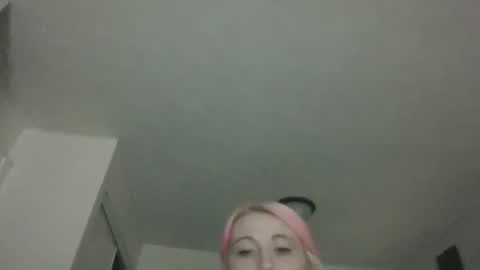 emilywarren296 online show from November 14, 2025, 6:17 pm